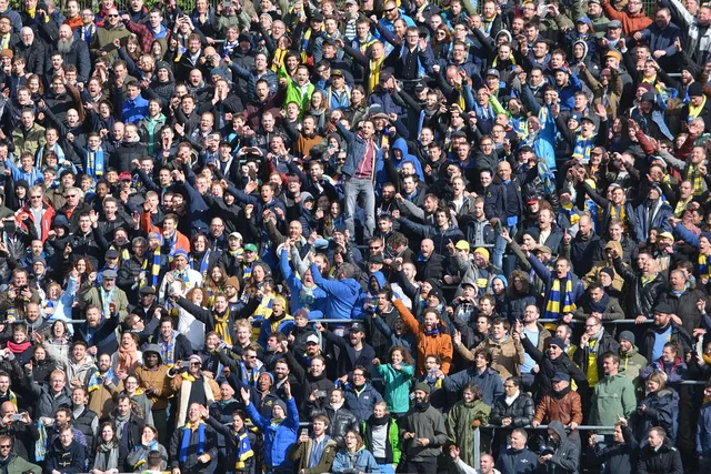 mass, people, supporters, group of people, crowd of people, crowd, audience, union saint gilles, crowd, crowd, crowd, audience, audience, audience, audience, audience. Choosing one audience problem to build around